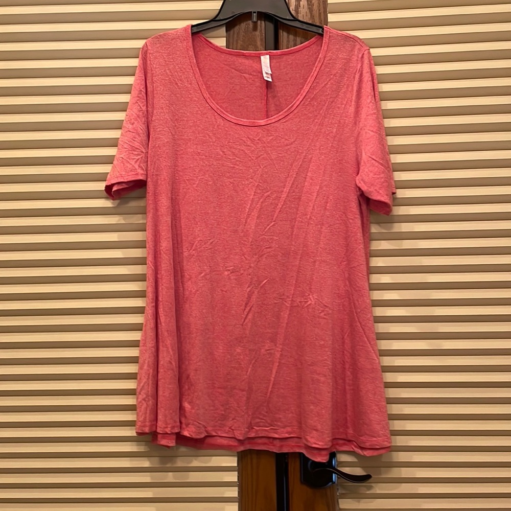 NWOT. SZ L LuLaRoe tunic